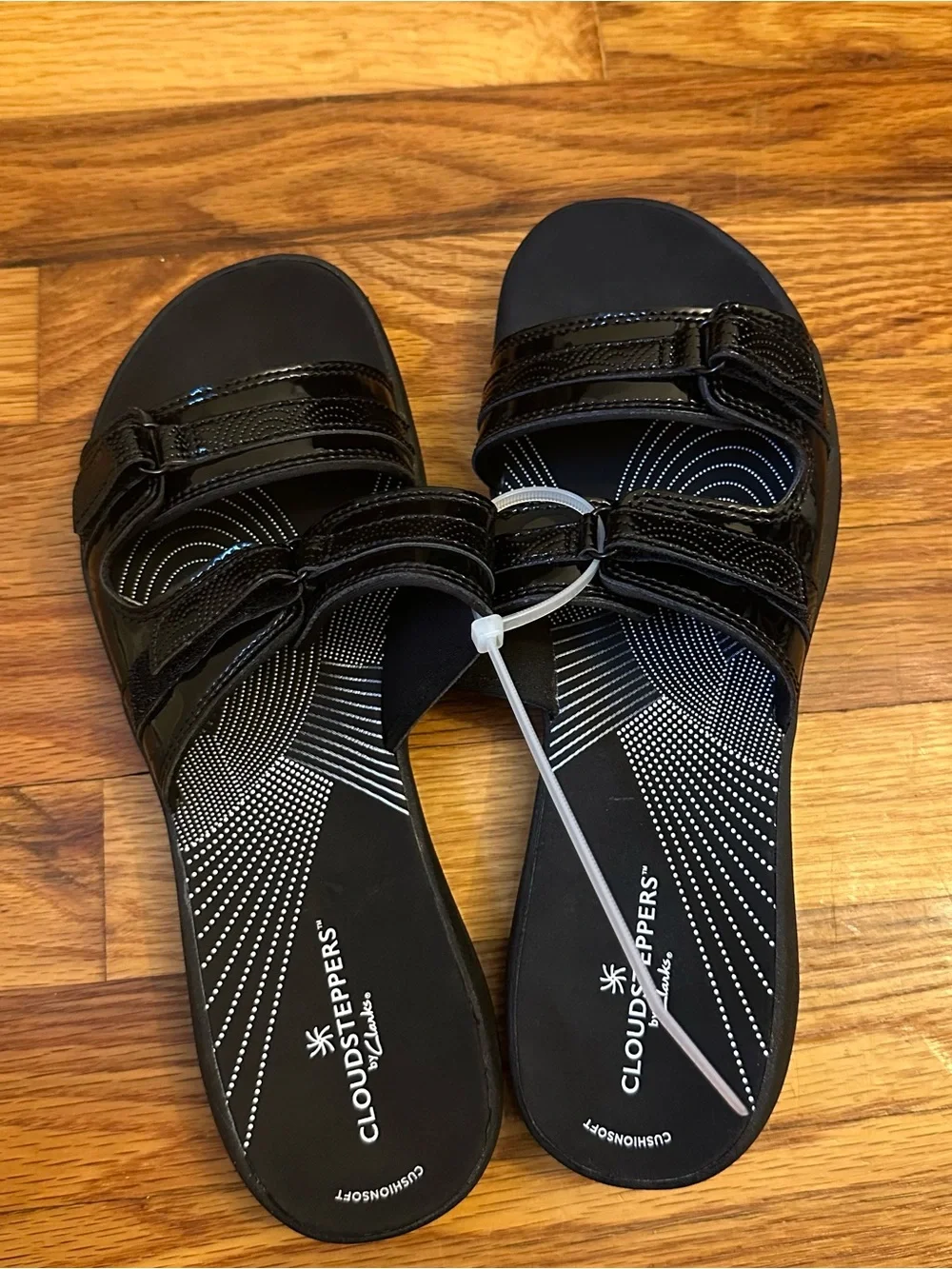 Cloudsteppers by Clarks sleek black